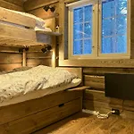 Feriehus Newly Built Log Near Hardangervidda *